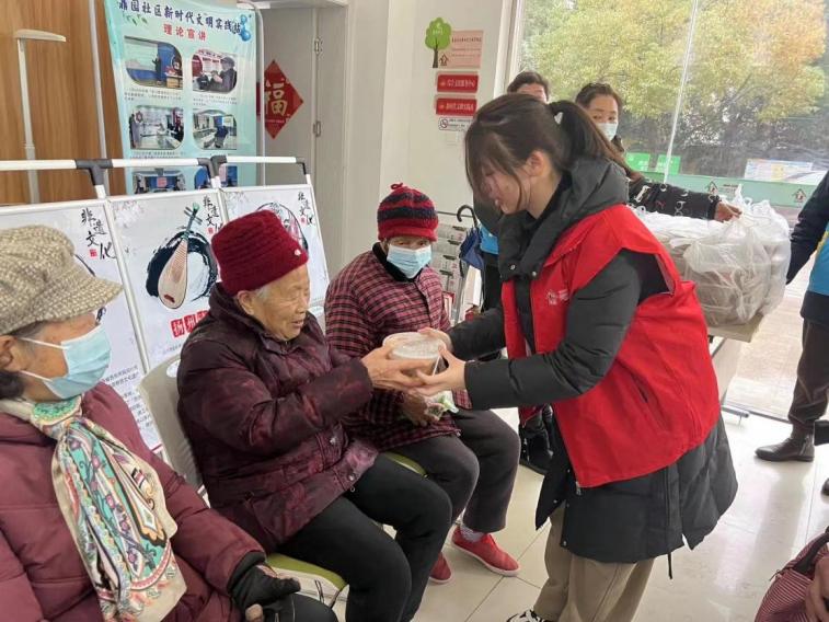 王绮涵2330080055 王绮涵2330080055